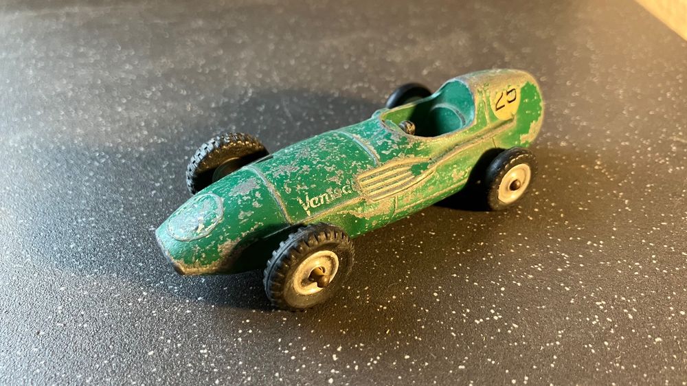 Ancien jouet dinky toys camion modèle réduit - France