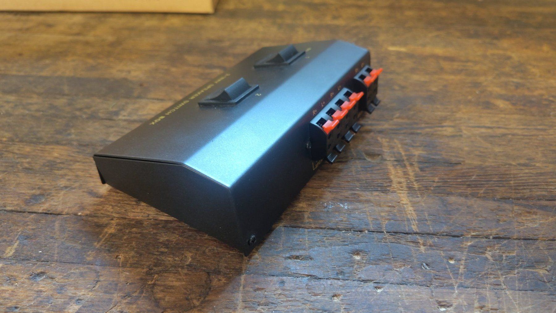 Interruttori: 2-Way Speaker Switch Box – Usato da Birsfelden venduto da Stephan.W 3