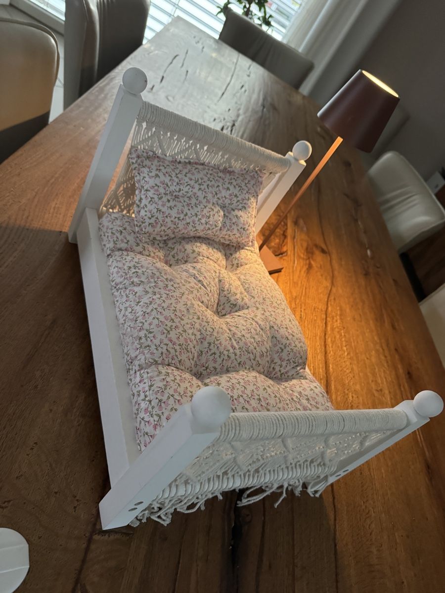 Niches, paniers: Kleines Tierbett – Neuf (Voir description) à Muttenz par einfach-schoen