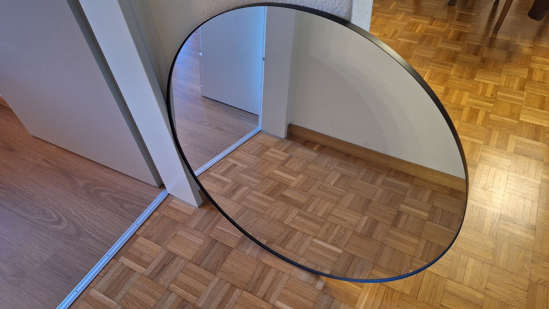 Maisons du monde Specchi: Round Black Framed Mirror, Maisons du Monde – Usato da Zürich venduto da Cape93