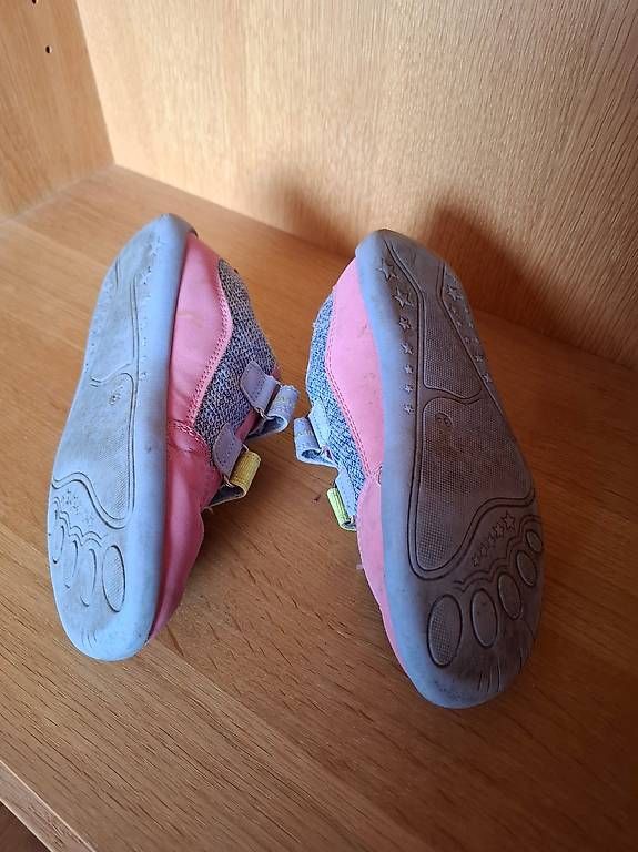 Chaussures filles: Sneaker Gr. 33 – D'occasion à Aathal-Seegräben par DiBritta 1
