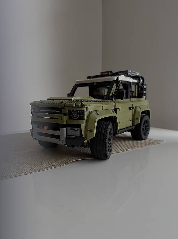 Lego Jeux de construction: LEGO Technic 42110 Land Rover Defender neu – D'occasion à Untervaz par Clambu 1