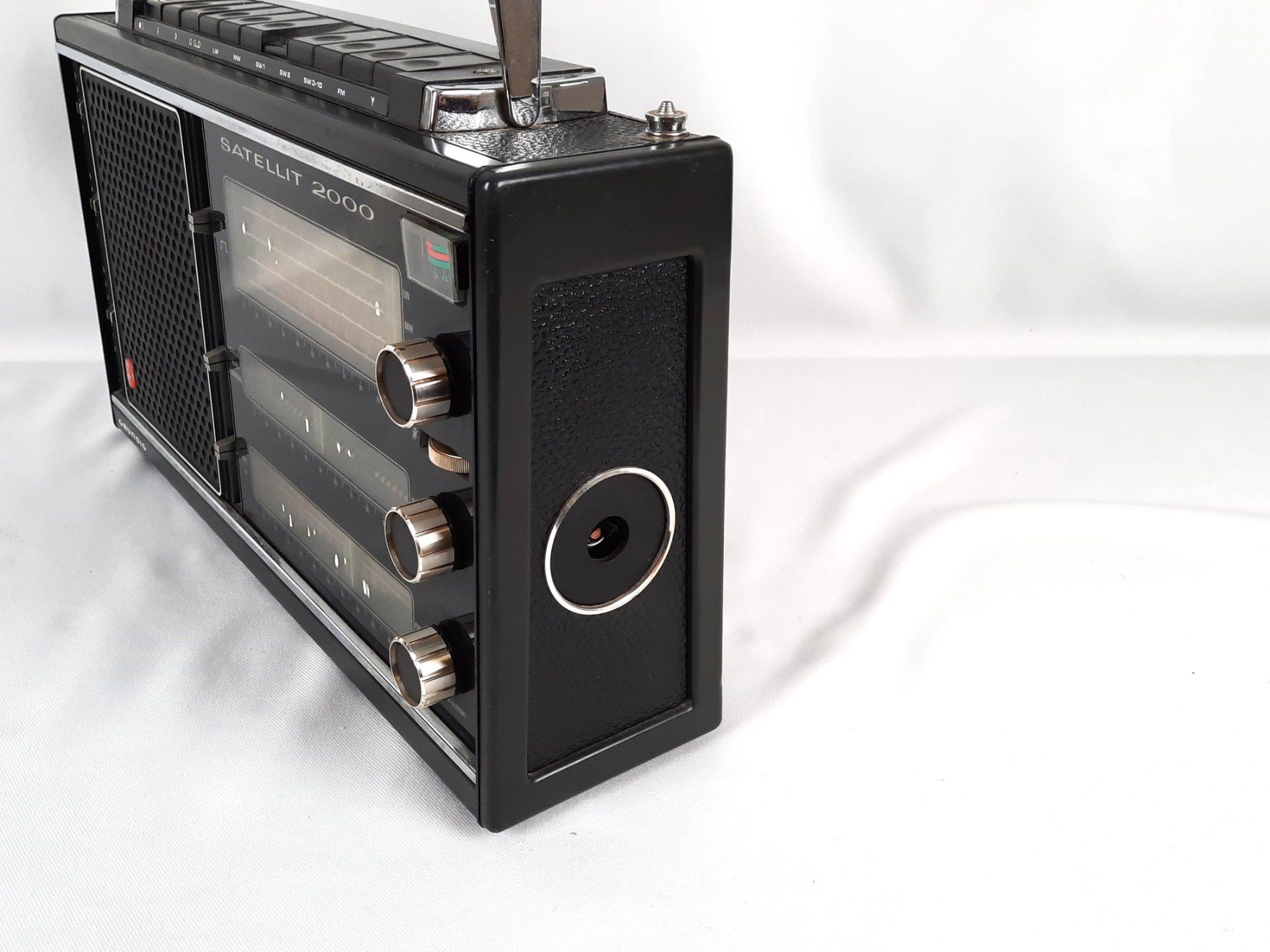 Grundig Radios: GRUNDIG Satellit 2000 – Defekt aus Beinwil am See von Restwert_Beinwil 6