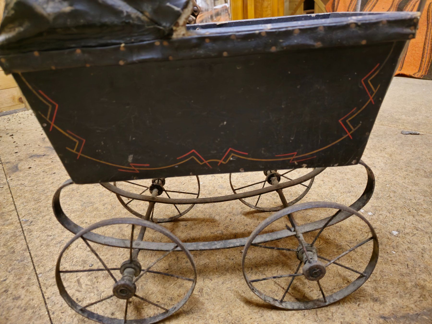 Poussette: Antiker Kinderwagen – D'occasion à Mettlen par Janavana 1