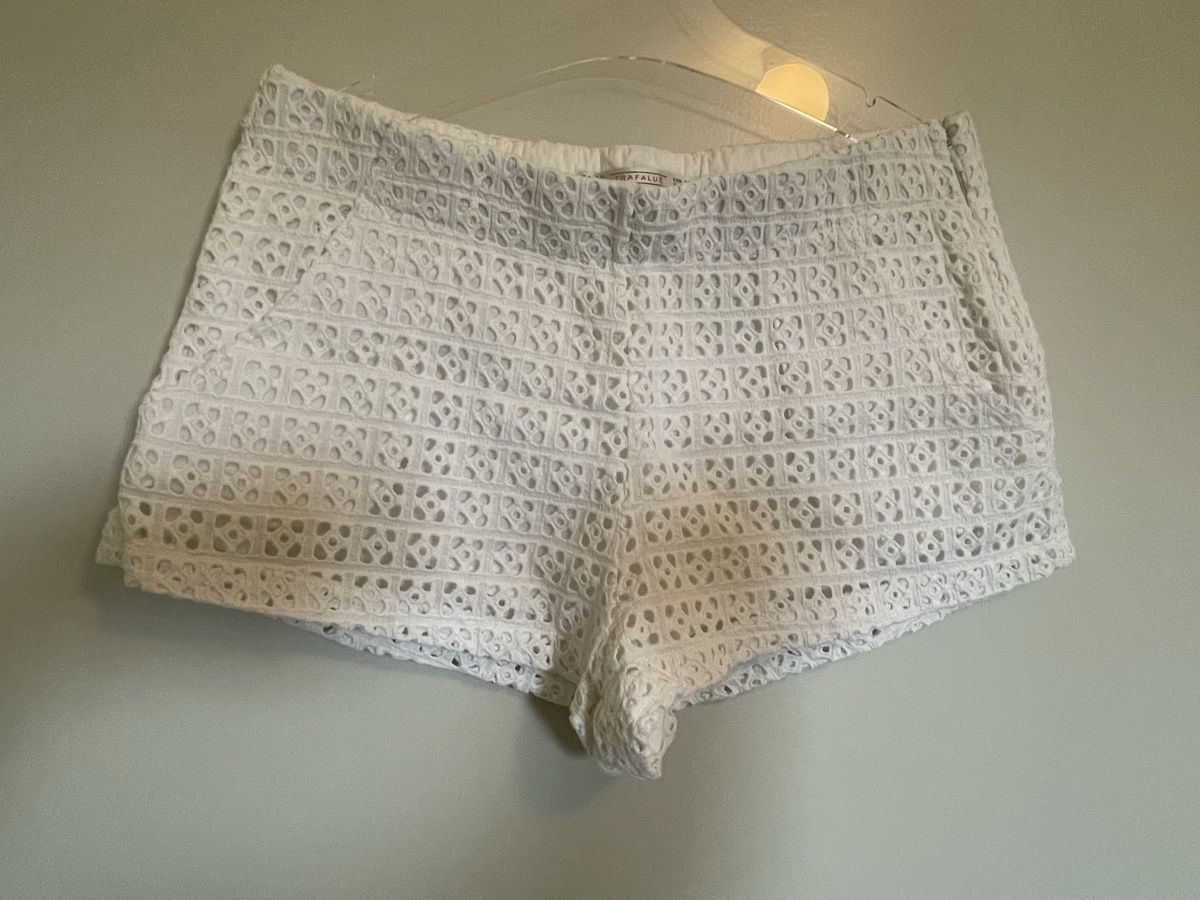 Zara Pantaloni: Short Zara brodé blanc taille M 38 – Usato da Vuadens venduto da Ninaa11