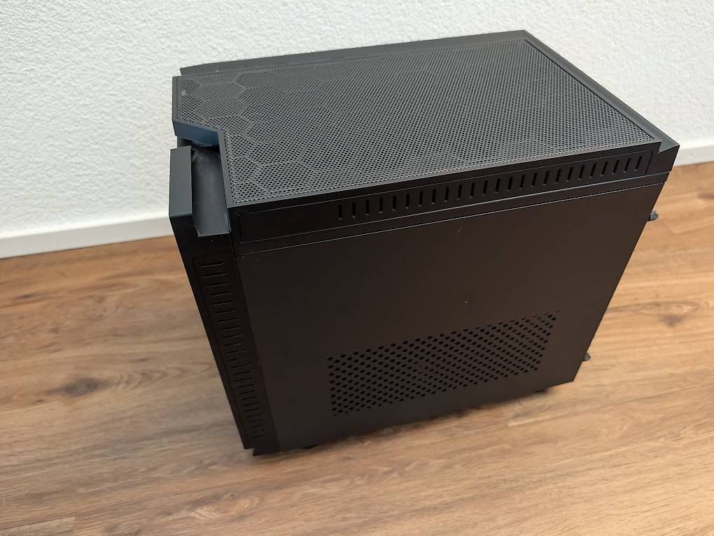 Chieftec Custodie: PC Gehäuse mit Netzteil Enermax 700 W – Usato da Schönenberg an der Thur venduto da bitup 2