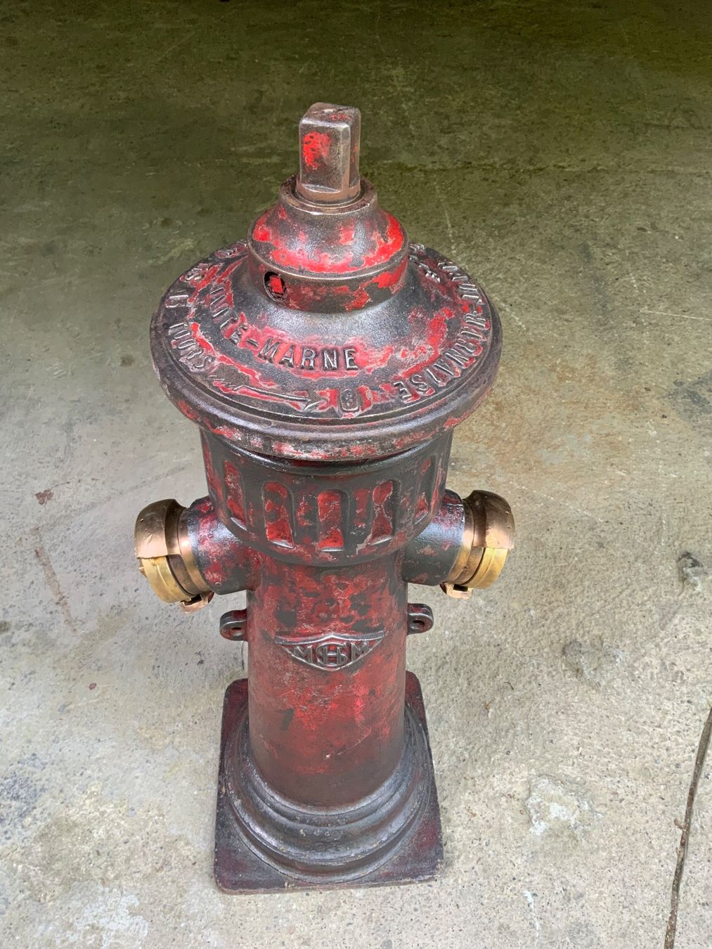 Sculture & Statue: Roter  Guss-Hydrant -Einzigartige Dekoration! – Usato da Willisau venduto da Minali 1