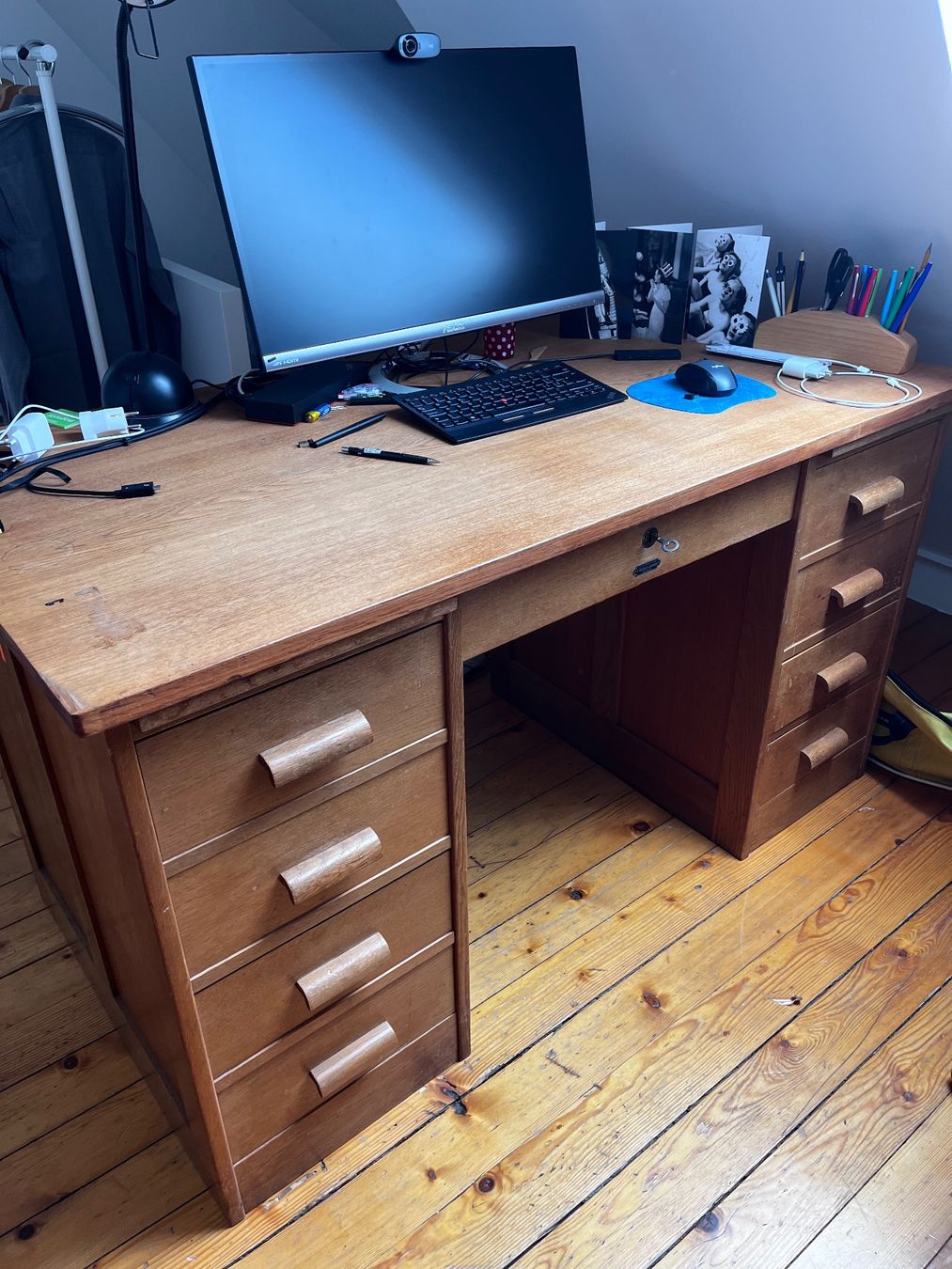 Schreibtische: Bureau ancien en bois massif – Gebraucht aus St-Blaise von lelotz