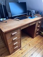 Bureau ancien en bois massif