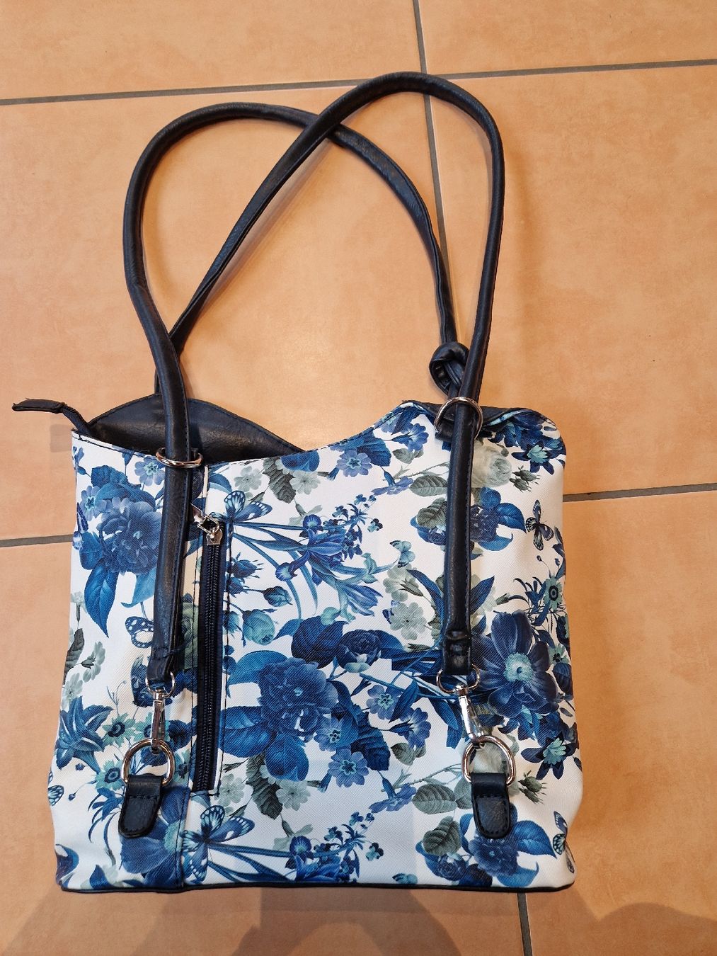 Borse da donna: Tasche Blumen blau / weiss – Usato da Lichtensteig venduto da Cocabana_16 1