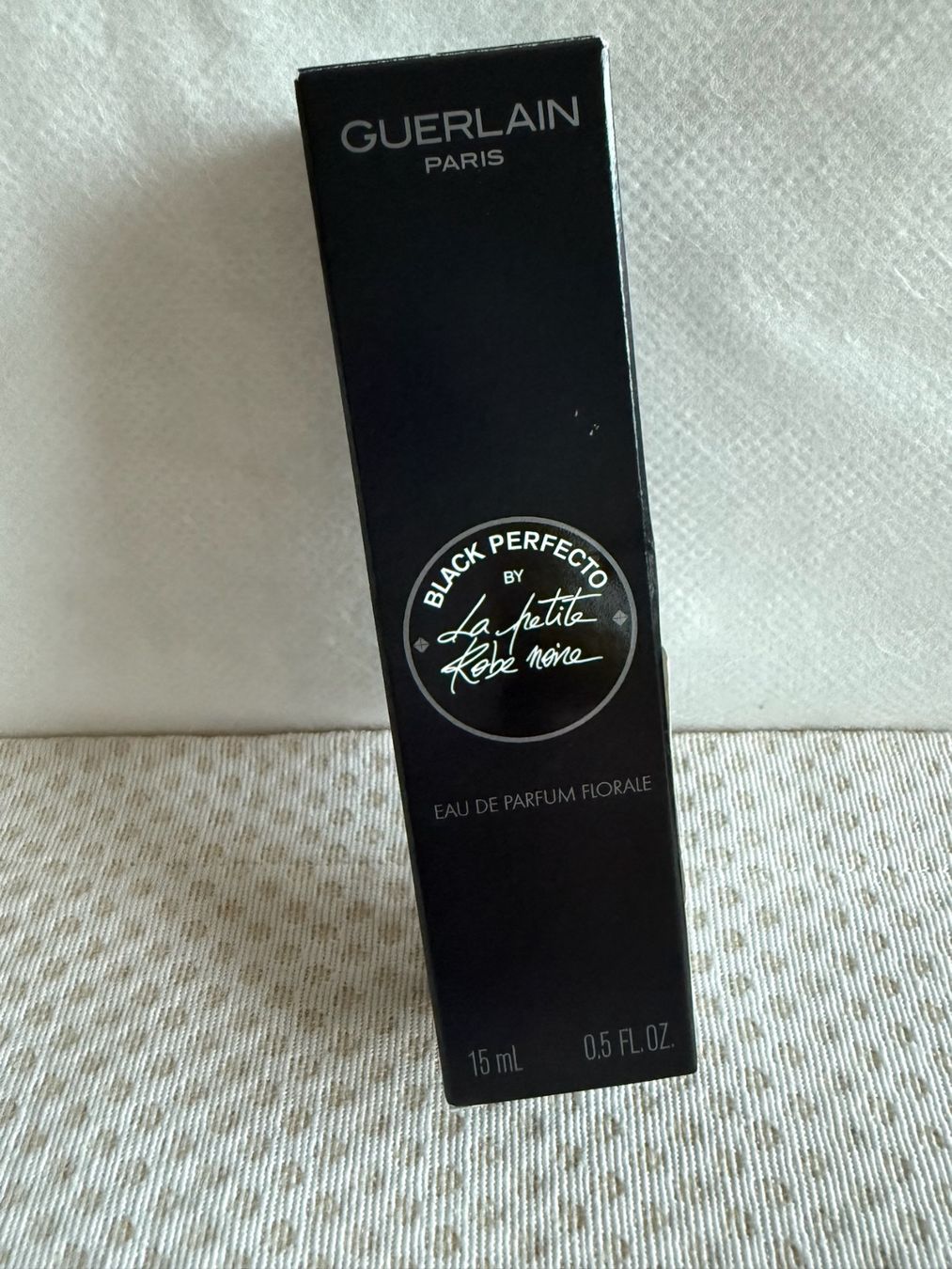 Guerlain Parfum & Eau de Toilette: Guerlain - La Petite Robe Noire - NEUF – Neu und originalverpackt aus Sion von accroshoes