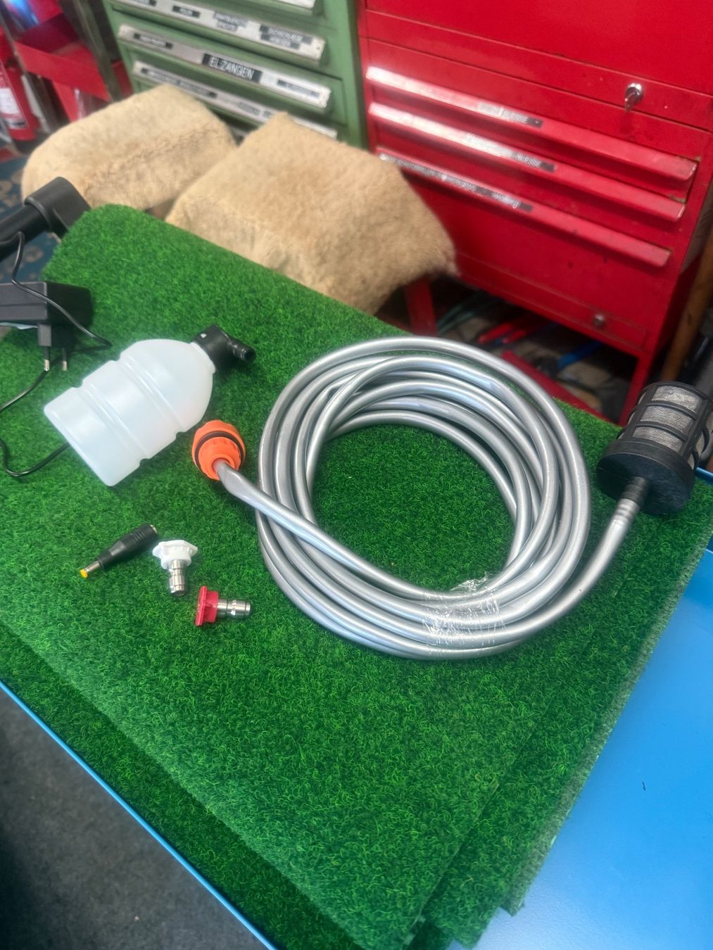 Nettoyeurs à haute pression: HammerSmitth HydroBlast mobiler Power-Reiniger 21V neu – Neuf avec emballage d'origine à Zollikerberg par ufo57 3