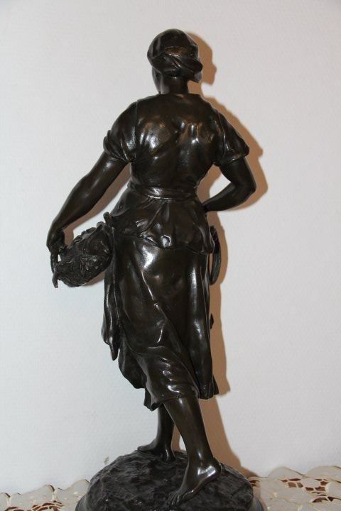 Skulpturen & Statuen: Antique sculpture en bronze signe . – Gebraucht aus Praz (Vully) von pikuluka1 1