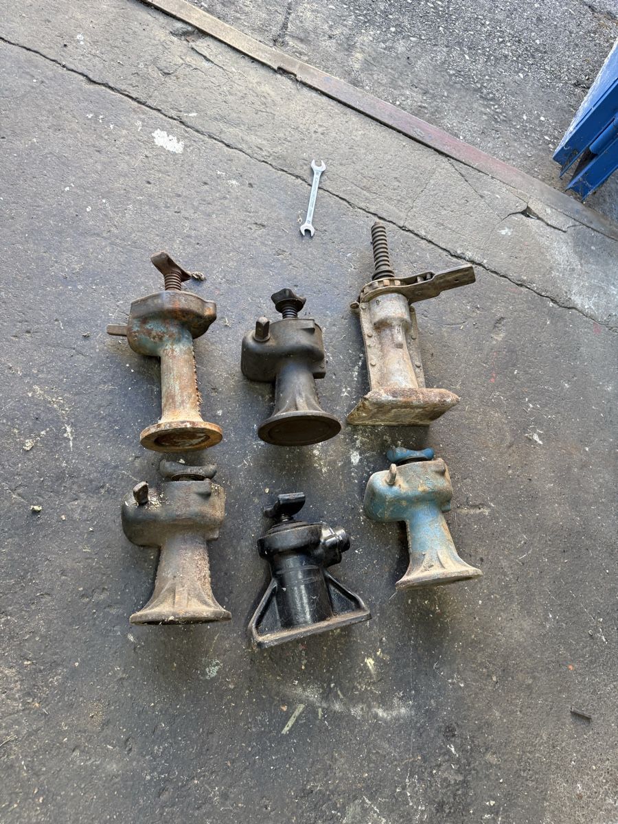 Tutti pezzi di ricambio auto: Oldtimer Wagenheber  – Usato da Bennwil venduto da Ford5600t