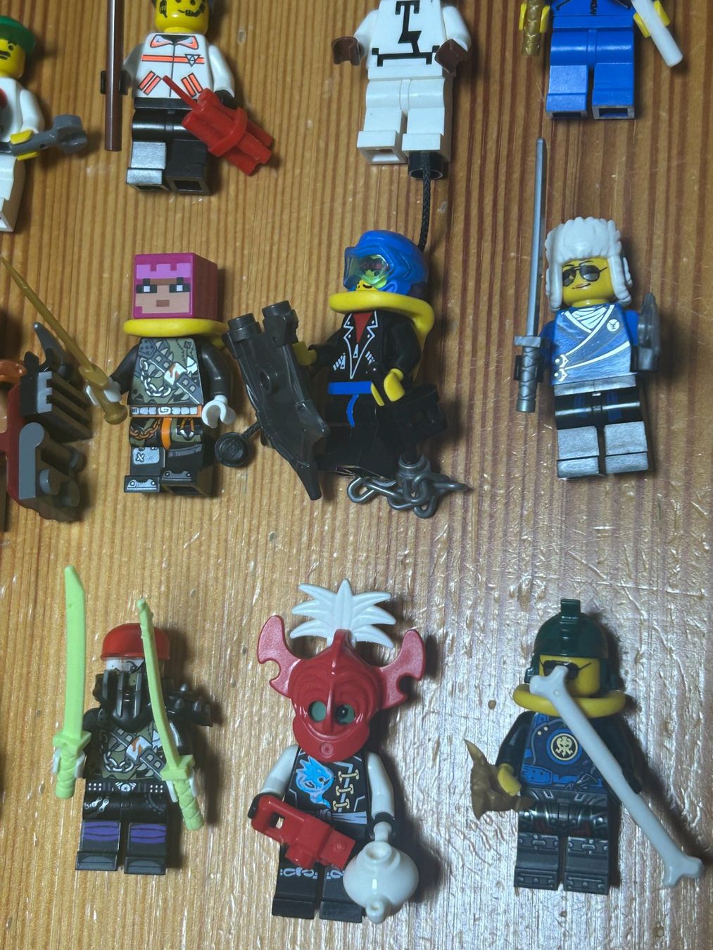 Lego Giocattoli: 32 verschiedene  Lego Personen – Usato da Volketswil venduto da Daniel68ernst 5