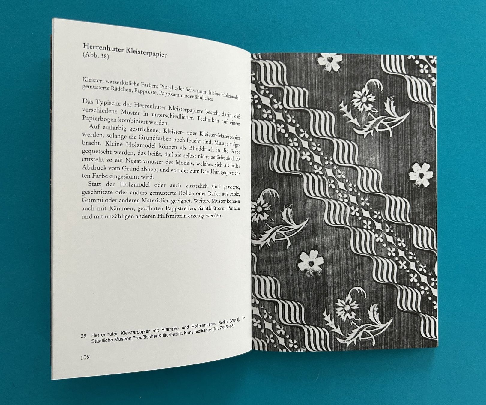 Libri: ALLES ÜBER BUNTPAPIER – Usato da Zürich venduto da Domus09 7