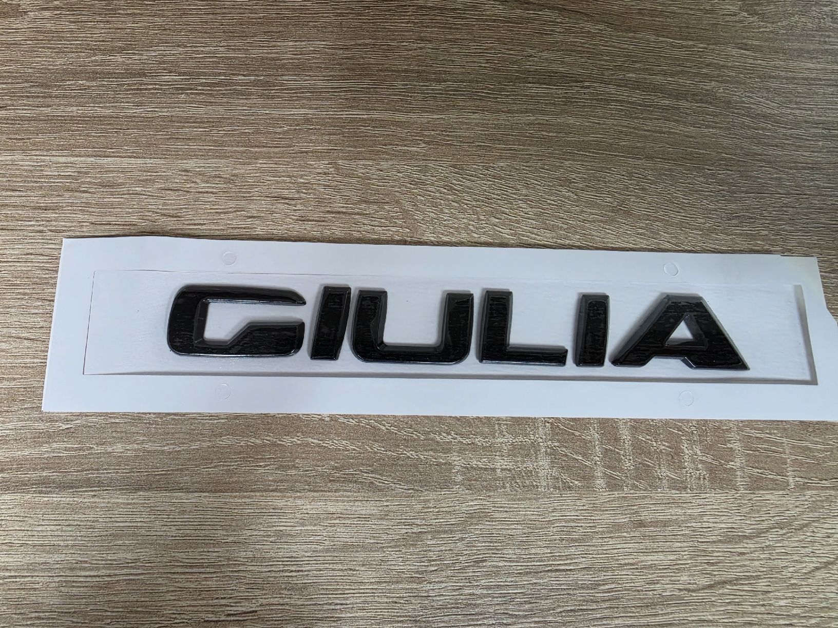 Alfa Romeo Tutti pezzi di ricambio auto: Emblem Giulia Alfa Romeo – Nuovo e nell'imballaggio originale da Bellikon venduto da Kekko11
