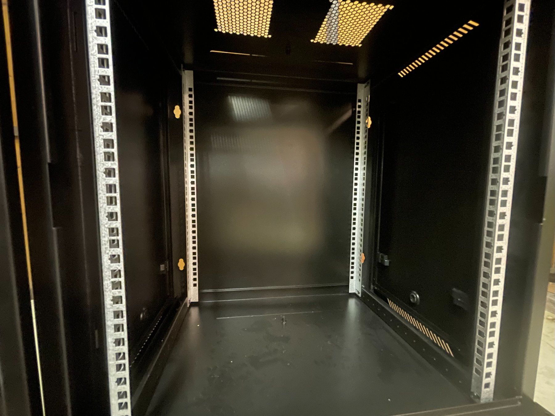 Sonstige Dekorationen & Accessoires: Server Box – Gebraucht aus Meilen von speedliq 6