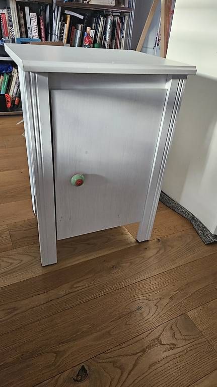 Tables de nuit: Nachttisch IKEA – D'occasion à Ostermundigen par pao_yrh2