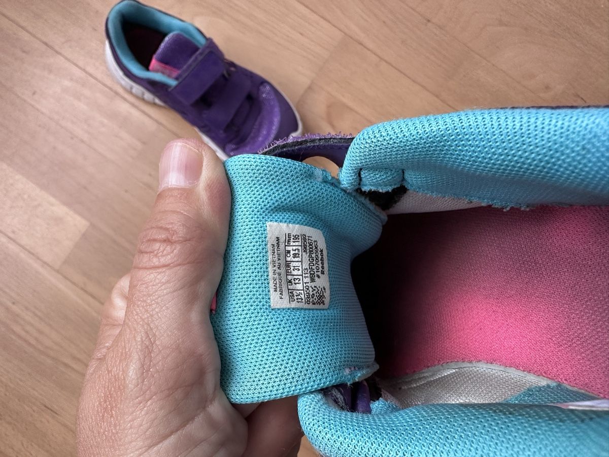 Reebok Scarpe per ragazze: Hallenschuhe lila Reebok Gr. 31 – Usato da Steinhausen venduto da Corinne40149 1