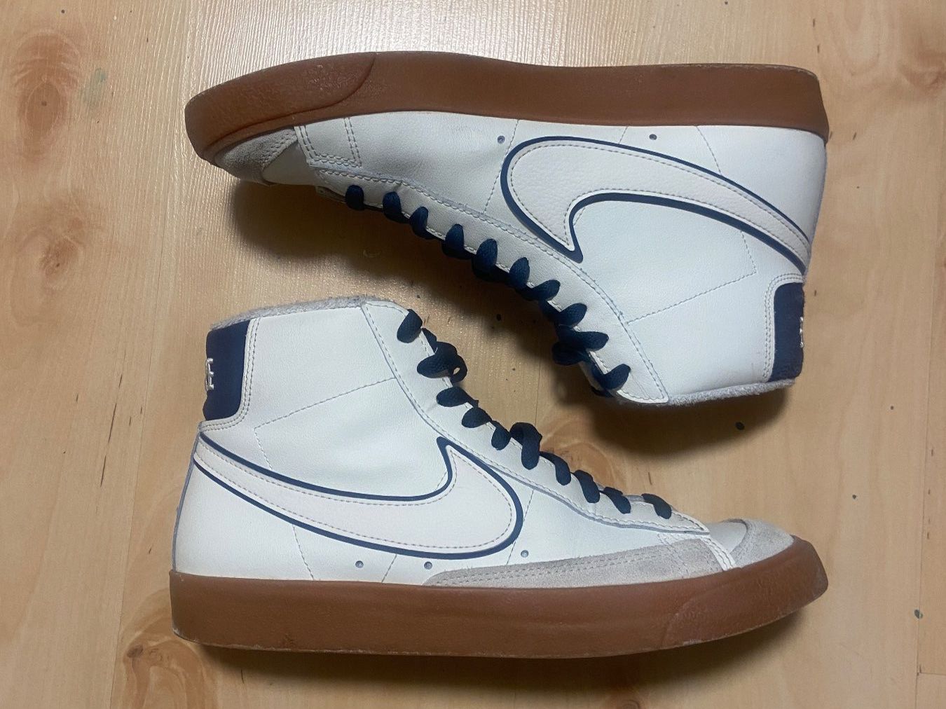 Nike Scarpe da uomo: Nike Blazer weiss / dunkelblau – Usato da Basel venduto da timothiisi