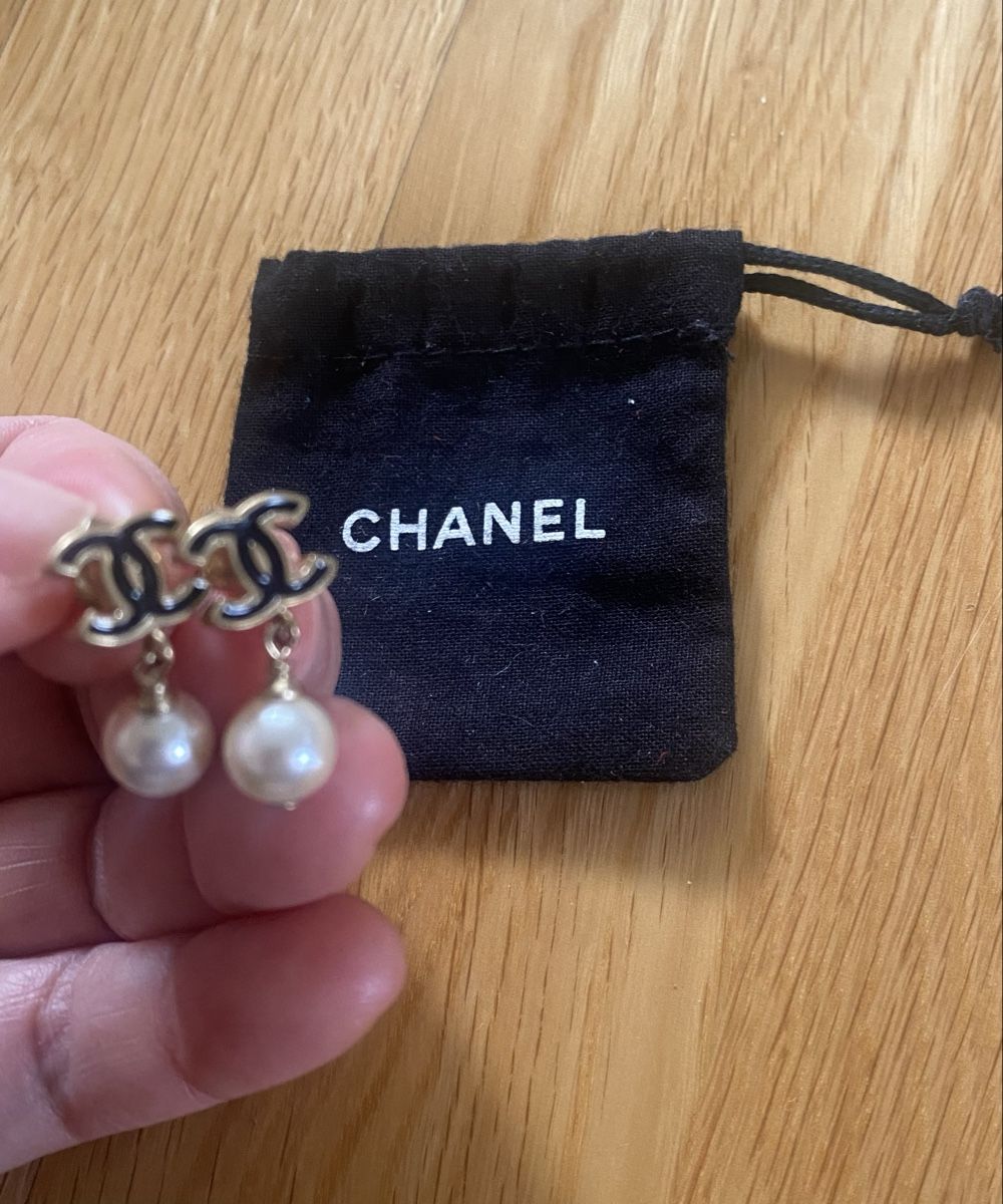 Chanel Ohrringe & -stecker: Chanel Earrings Gold plated with Pearl Drop. – Neu (gemäss Beschreibung) aus Herrliberg von non_5qdb 3