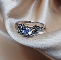 Stilvoller Ring mit Zirkonia, 925 versilbert, Gr. 8