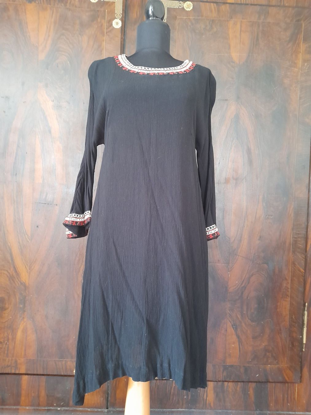 Zebra Vestiti: Kleid . Zebra . XL . mit schönen Details . – Usato da Leuggelbach venduto da schmetterlings-fee