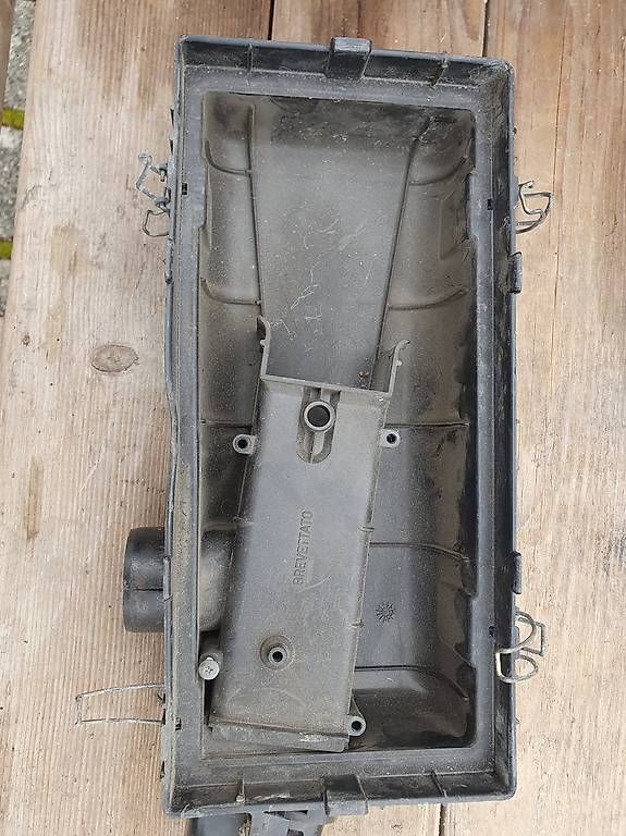 Alfa Romeo Tutti pezzi di ricambio auto: Luftfilter Deckel Alfa Romeo – Usato da Mels venduto da Eventuell3 3