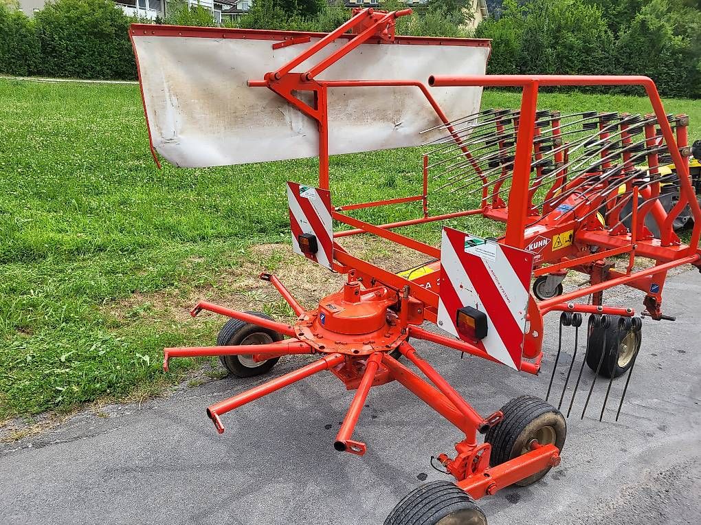 Kuhn Fauchage: Kuhn Schwader – D'occasion à Giswil par Hans83 2