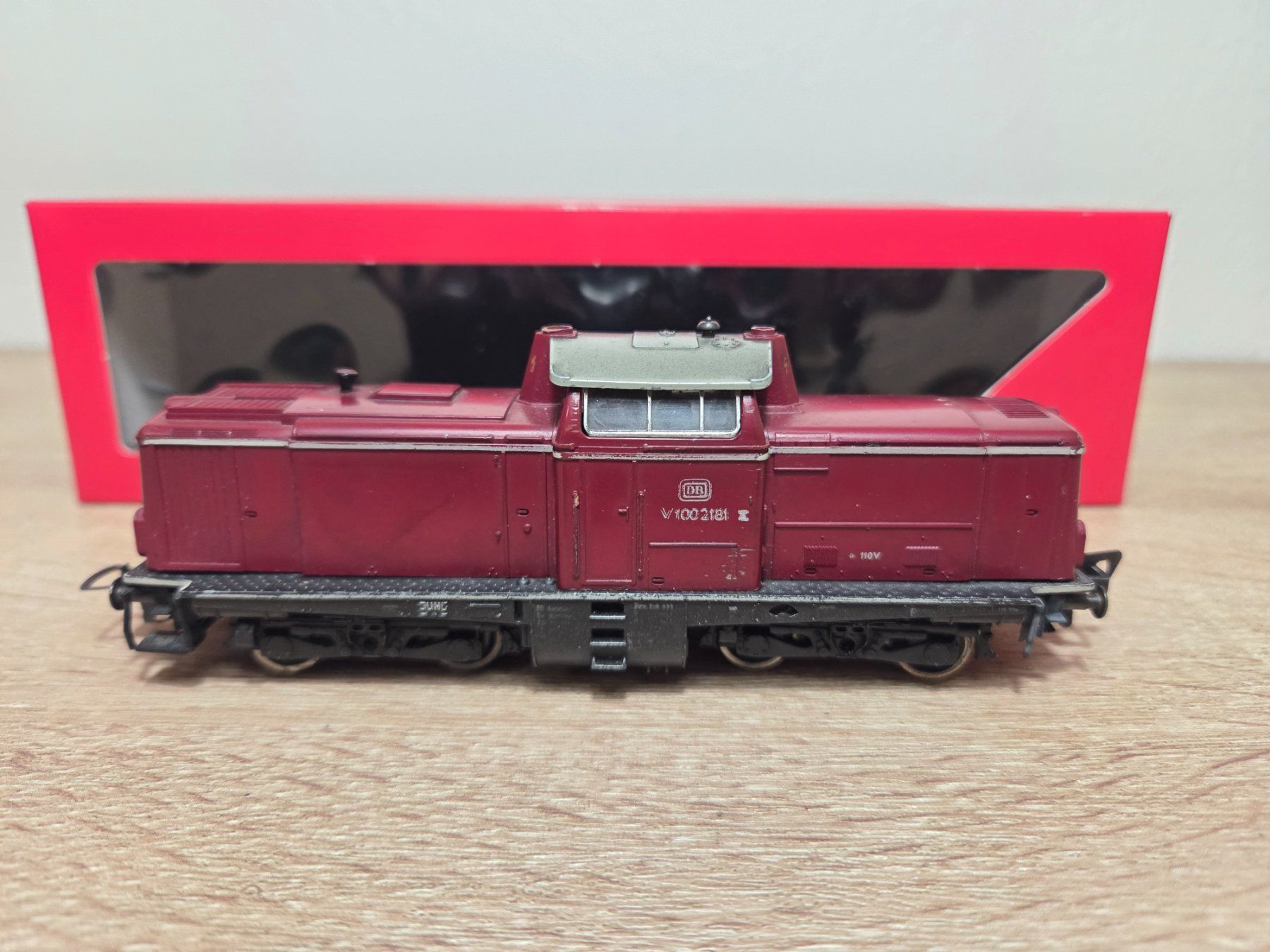 Fleischmann Modellini di ferrovie: Fleischmann Diesellok V100 DB H0 – Usato da St-Aubin-Sauges venduto da Lo_Go