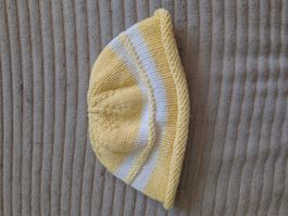 Baby Mütze gestrickt, handmade, gelb weiss gestreift guter Z