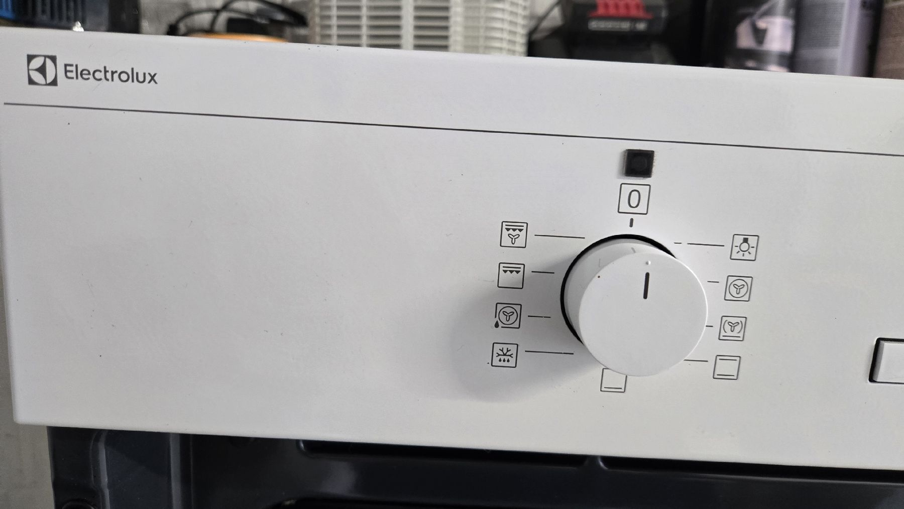 Electrolux Backöfen: Einbaubackofen Electrolux weiss Typ 71 ACA 01 DB EB6L40WE. – Gebraucht aus Rümlang von Idre 4