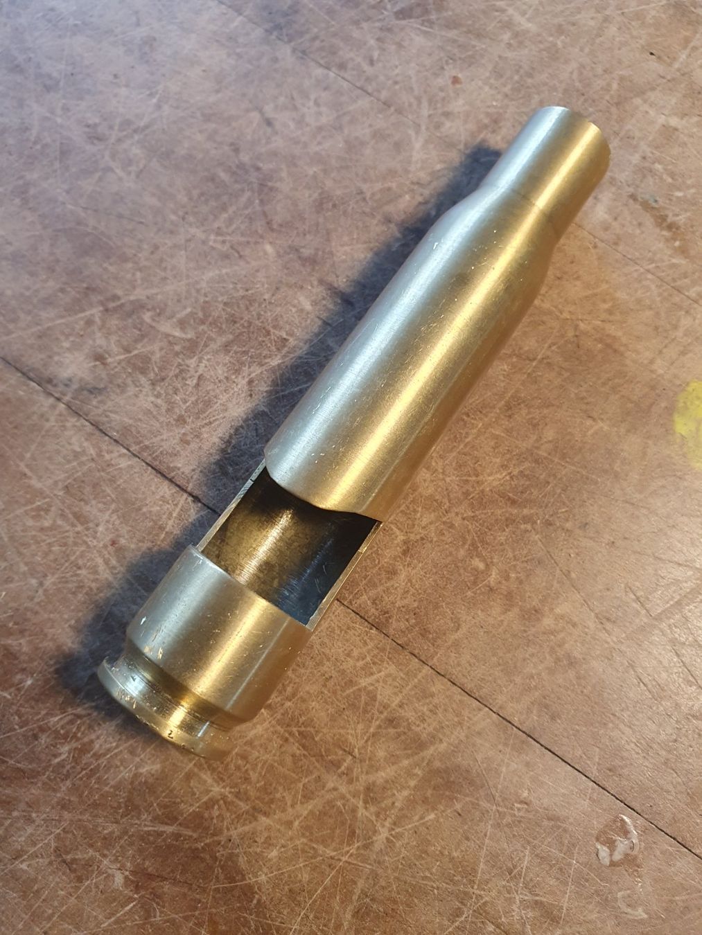 Apribottiglie & Tappi per chiusura: Flaschenöffner Patronenhülsenform – Usato da Zürich venduto da loosebone