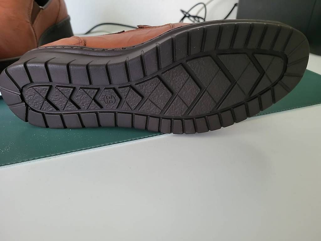 Scarpe da donna: Loretta Schue – Usato da Hirschthal venduto da Karinmogli 3