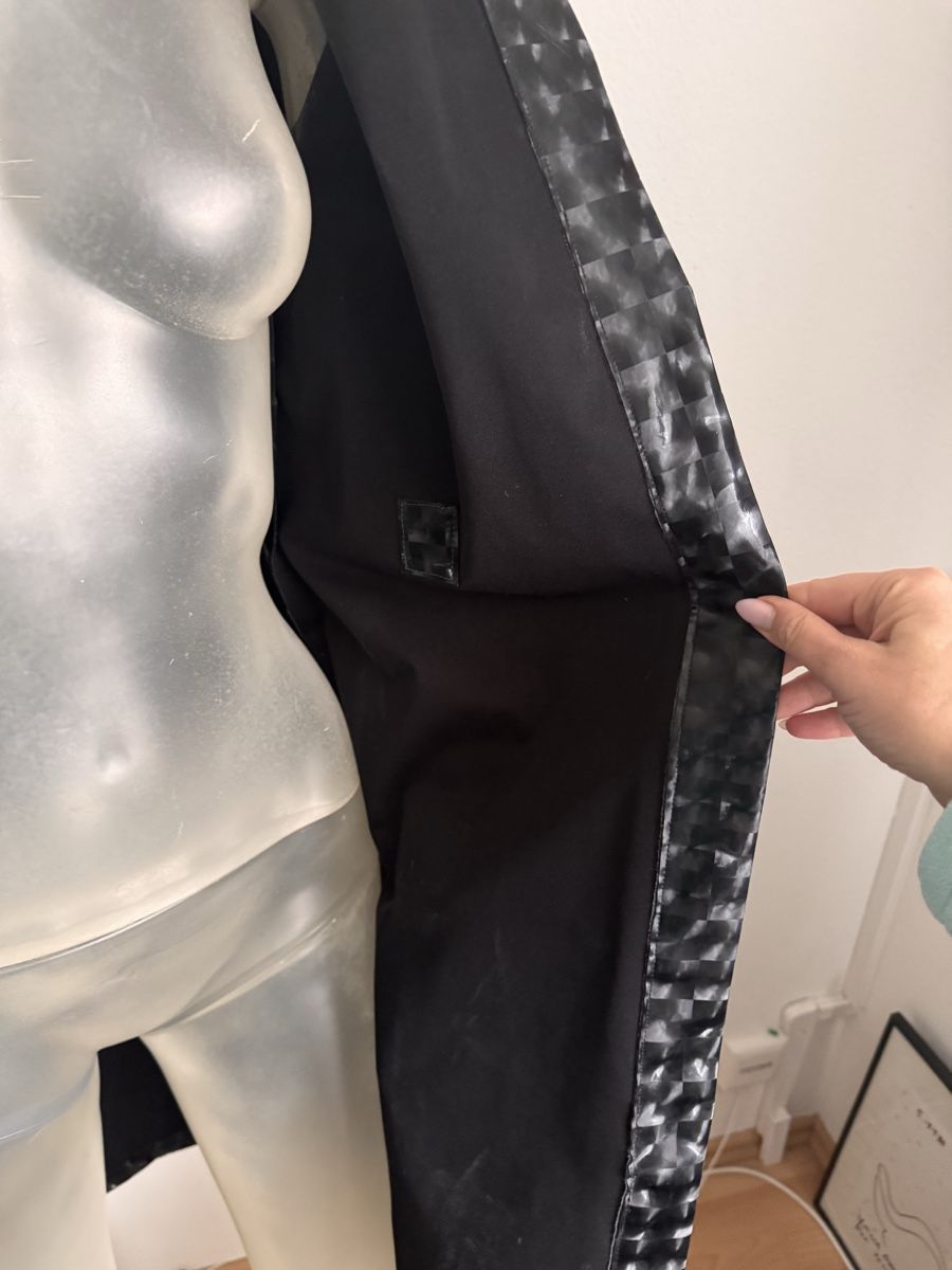 Cappotti: Schwarzer Regenmantel . One Size – Usato da Basel venduto da YanaR10 5