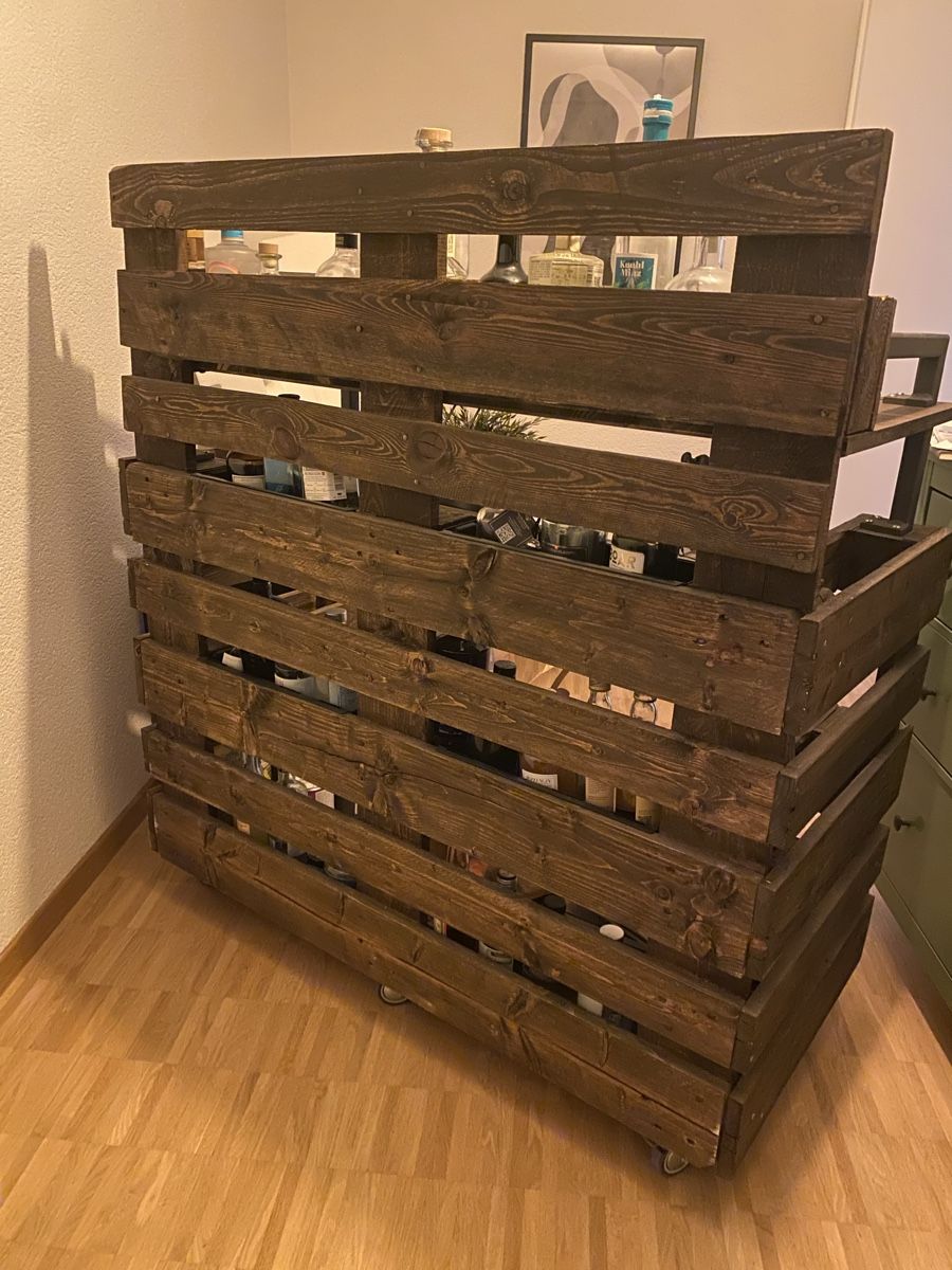Allestimento di negozi e stand fieristici: Barmöbel aus Holz mit Rollen – Usato da Oberwangen b. Bern venduto da Mel.vk 3