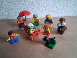 Lego Duplo : Ganze Familie mit Hund .