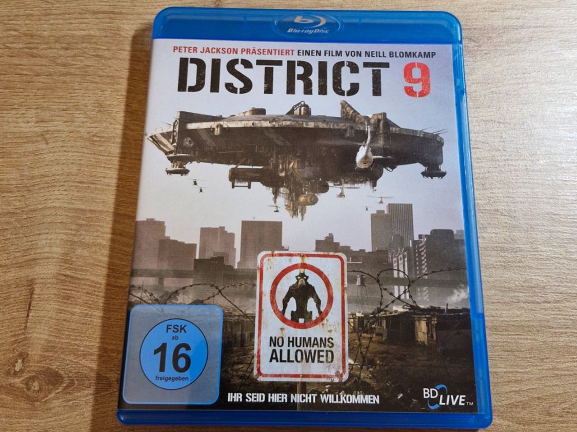 Tutti i DVDs: District 9 (2009) Bluray – Usato da Pfungen venduto da Whitie