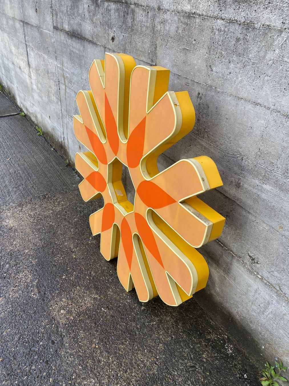 Tutte le decorazioni: Altes Leuchtlogo "Blume" – Usato da Köniz venduto da Vintagetoys 3