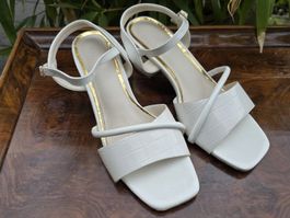 Weisse Sandalen, Grösse 38,  für den Sommer!