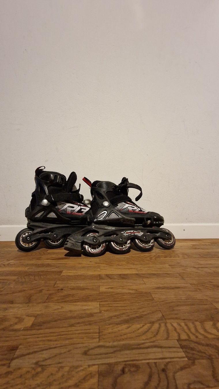 Pattini in linea & Pattini a rotelle: Rollerblades. Rollerblades d'occasion. Pointures 33 - 36.5 – Usato da Biel/Bienne venduto da Buromat