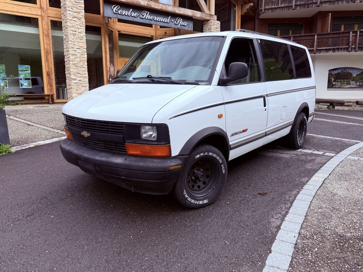 Chevrolet Automobili: 1997 Chevrolet Van Astro 4x4  – Usato da Val-d'Illiez venduto da LuckLuc 1