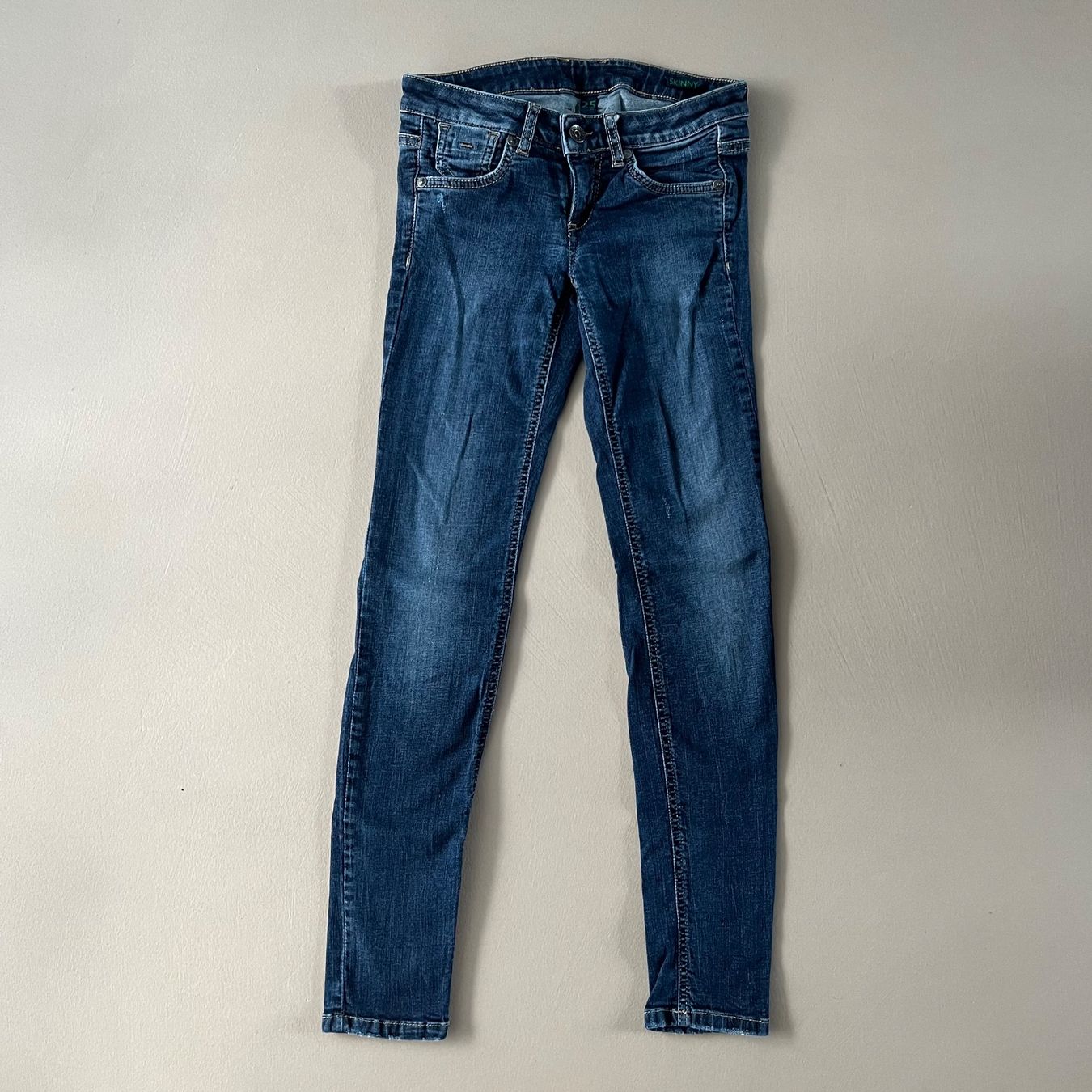 Benetton Jeans: BENETTON Skinny Jeans 💙 – Gebraucht aus Zürich von ClosetQueen