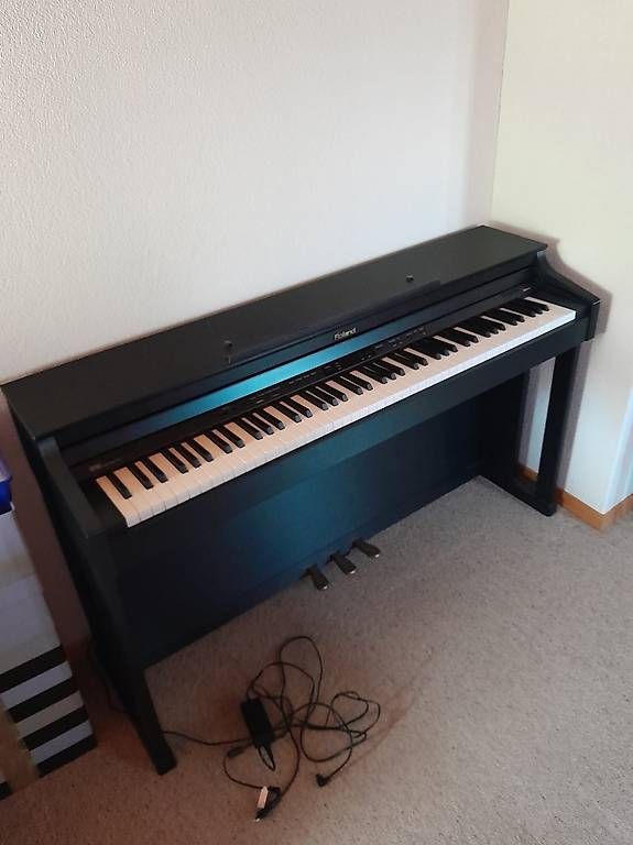 Instruments de musique: Digitalpiano ROLAND – D'occasion à Reinach AG par Cristina.81 1