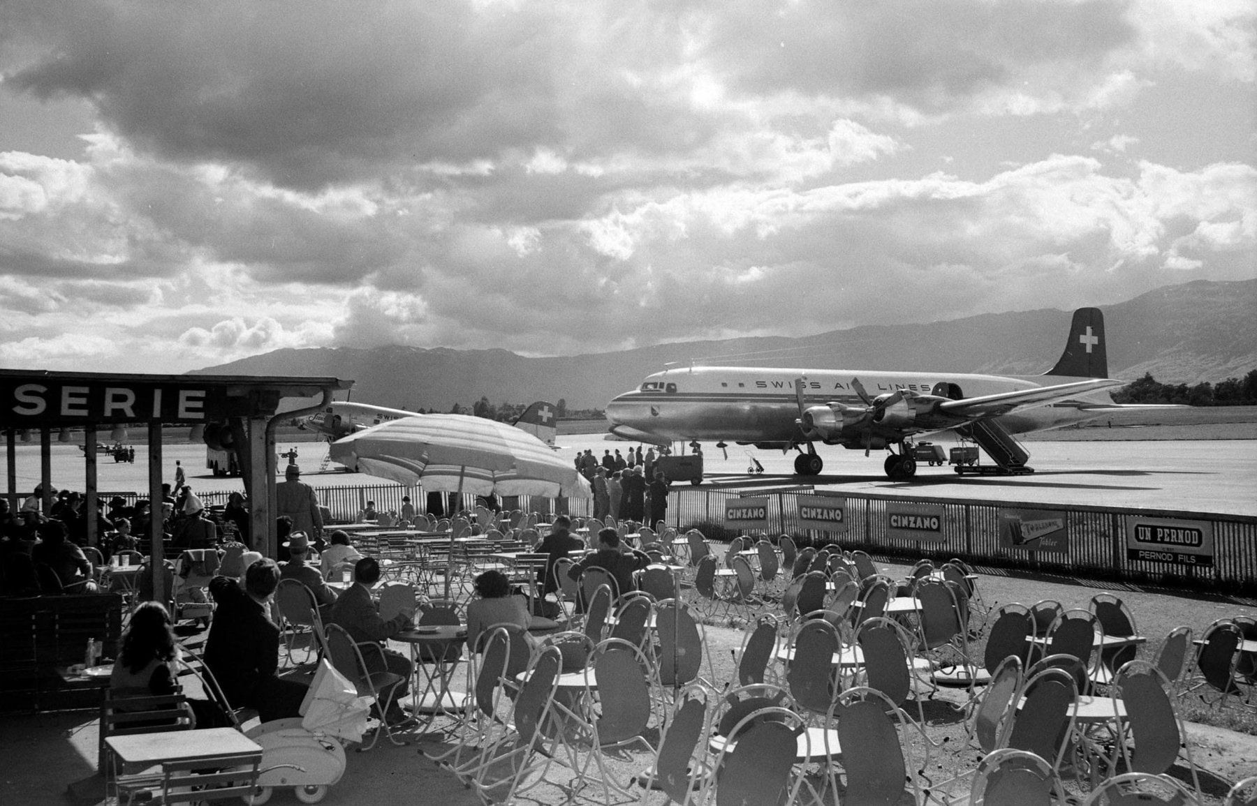 Tutti i francobolli: Briefmarken Bogen Aéroport Genève 1968 – Nuovo e nell'imballaggio originale da Humlikon venduto da GX30 2