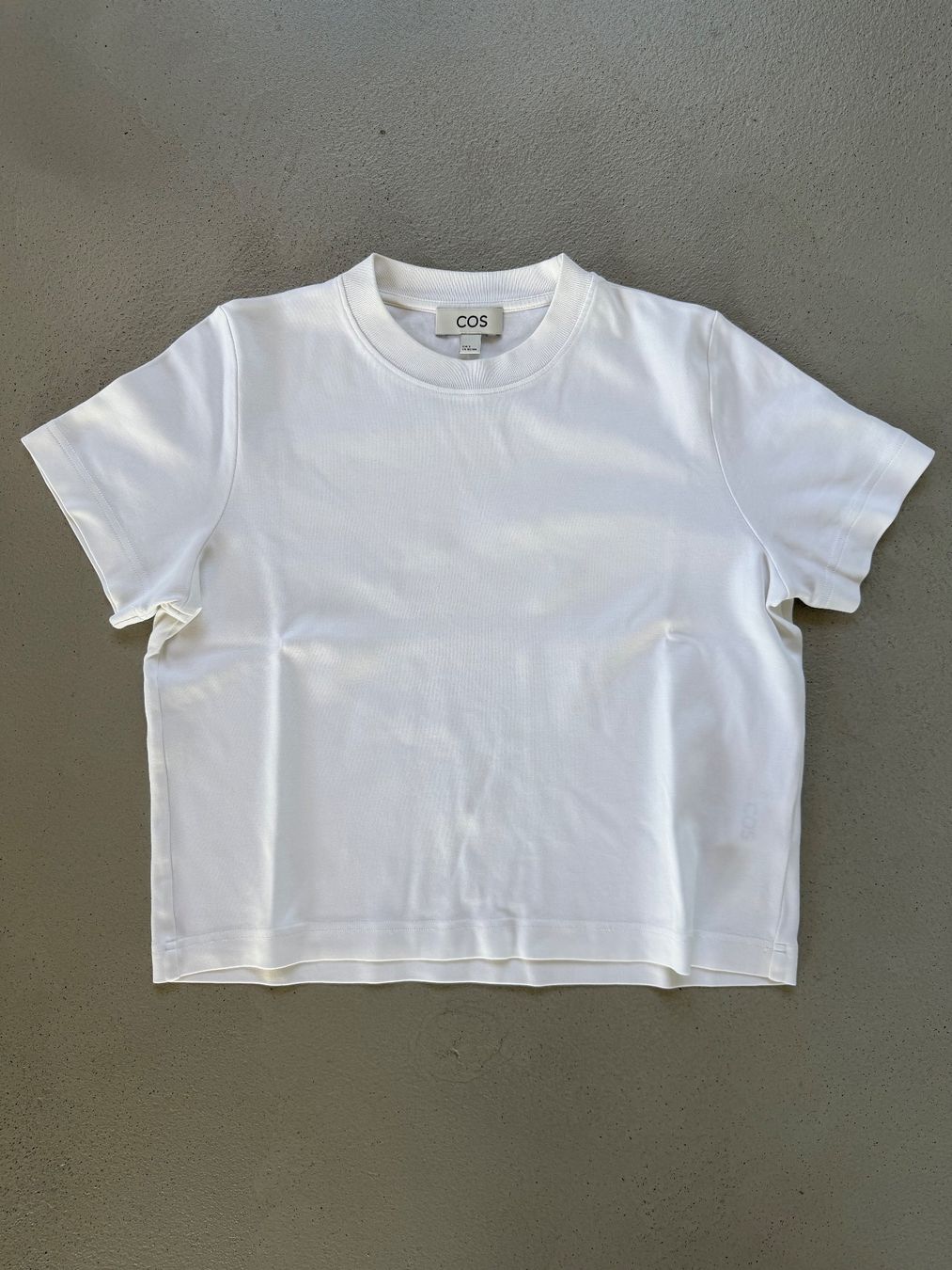 Cos T-shirt: COS T-shirt (Weiss) – Usato da St-George venduto da alaixee