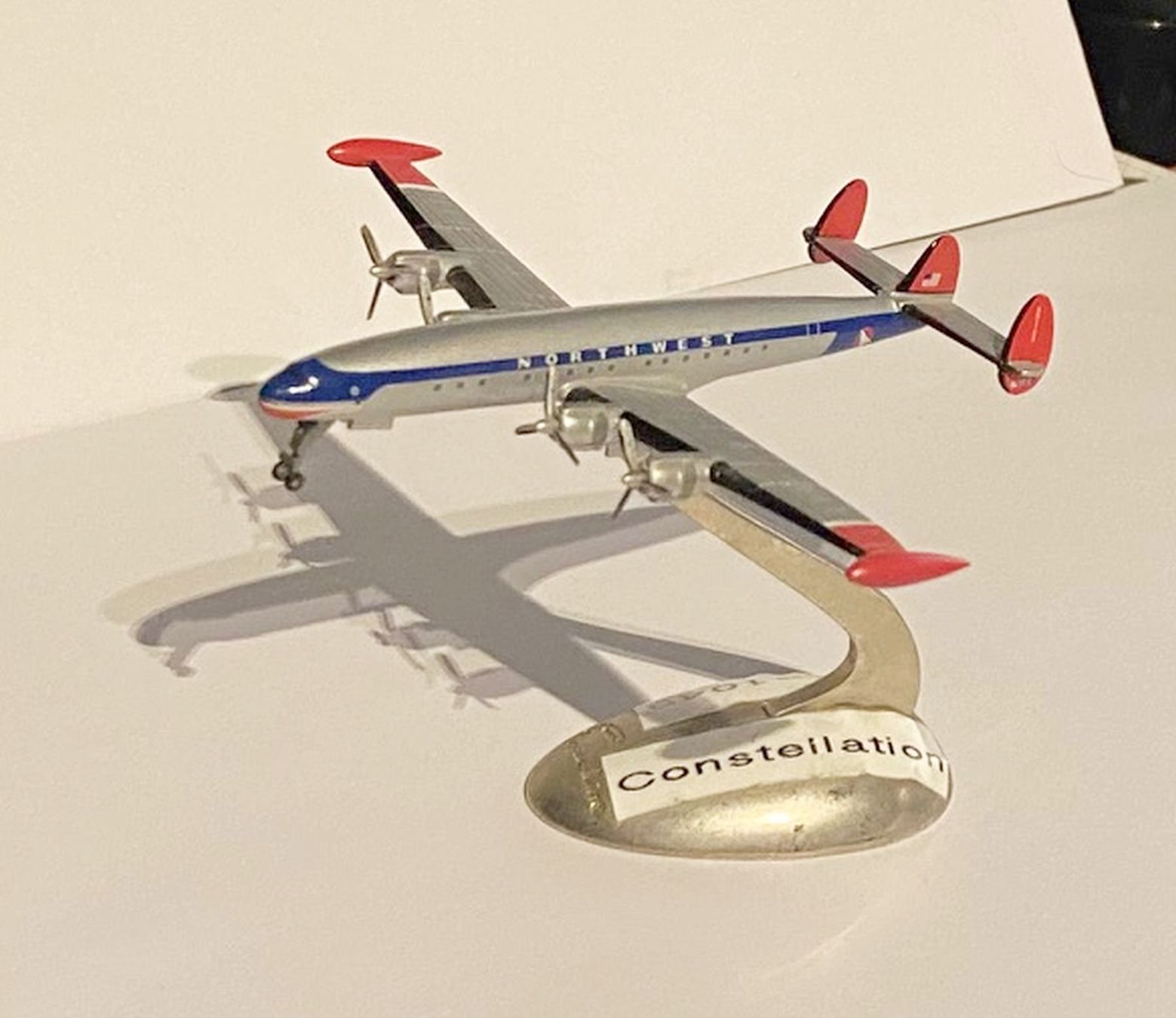 Kit di modellismo & Modellini statici: Dragon Constellation L-1049 Northwest Airlines in OVP – Usato da Sonceboz-Sombeval venduto da Decolove