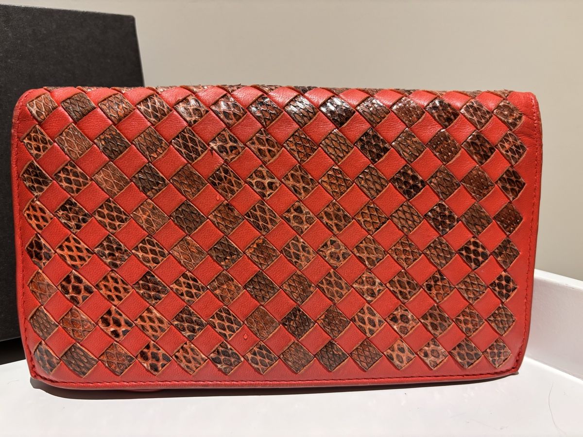 Bottega Veneta Portafogli: Bottega Veneta Limited Edition Intrecciato Red Python Wallet – Usato da Winterthur venduto da Atelier.W 2