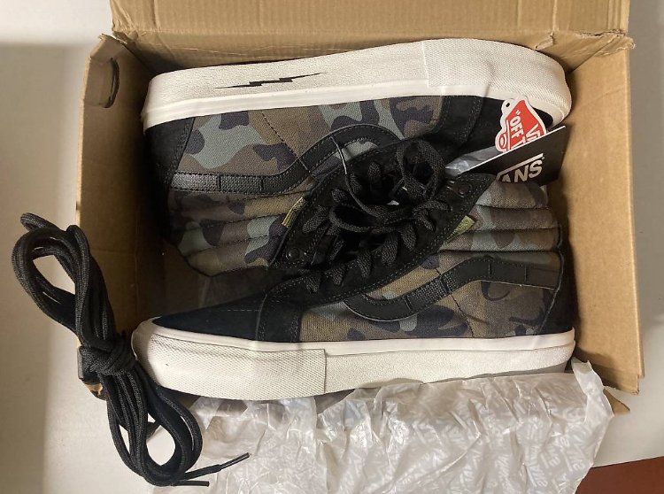 Vans Chaussures hommes: VANS DEFCON US 10.5  EU 44.5 – D'occasion à Frauenkappelen par SuperCows